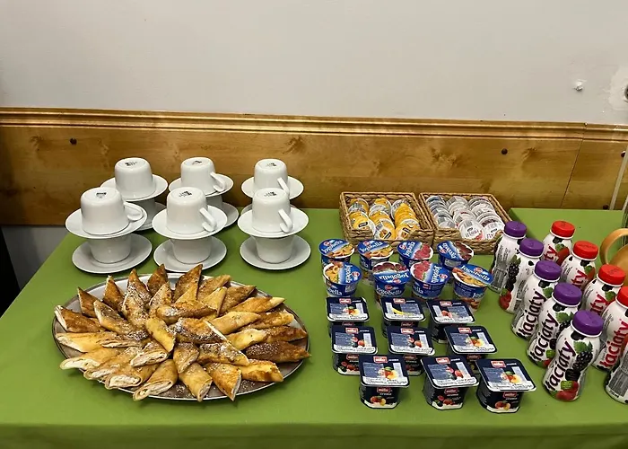 Готель Elda 2*